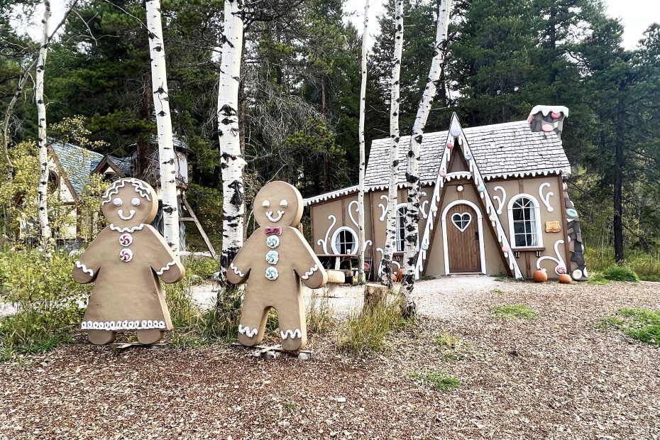 Exterior of the Gingerbread Cottage at Charmed Resorts in Crowsness Pass